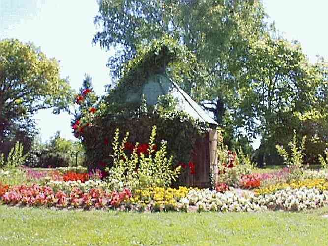 tue13.jpg (49817 Byte)