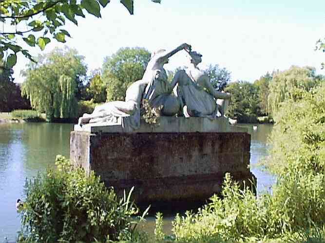 tue15.jpg (37546 Byte)